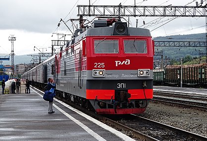 ЭП1-225 в красно-серой окраске РЖД