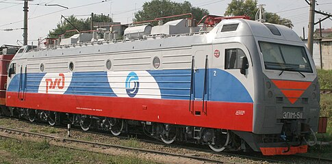 ЭП1М-511 в окраске российского флага