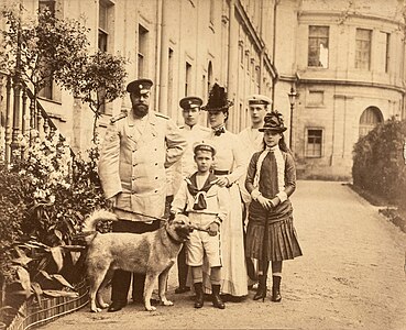 Император Александр III с женой и старшими детьми, Гатчина (1886)