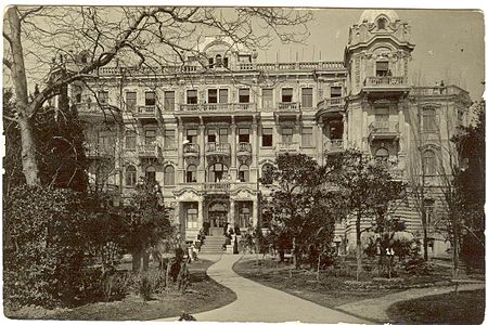 Пятиэтажная гостиница «Вилла Елена» в начале XX столетия.