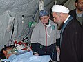 В американском полевом госпитале после землетрясения 2003 года в Баме, Иран