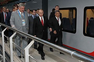 Президент России В. Путин и президент Татарстана Р. Минниханов в день открытия линии аэроэкспресса в Казани