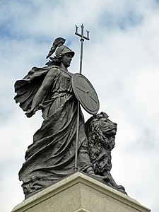 Британия. Статуя в Плимуте