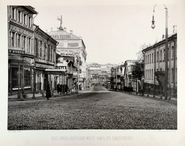 Вид от Рождественки, слева Пассаж Попова, 1888 г.