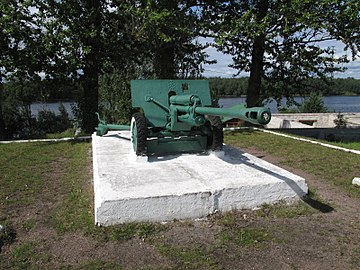 Пушка Зис-3 на северной границе плацдарма (за пределами мемориала)