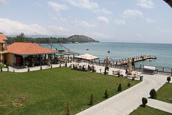 Прибрежный отель с примыкающим пляжем