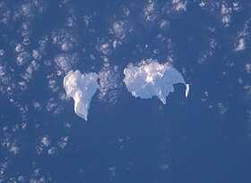 Острова Чёрные Братья. Снимок из космоса