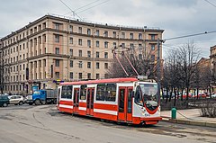 Трамвай ЛМ-99АВН с модернизированным кузовом в Санкт-Петербурге