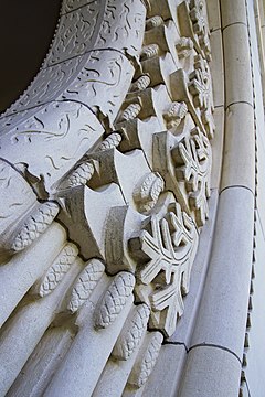 Элемент здания стилизованный под стиль «сапин», Крематорий, Шарль Л’Эплатенье, 1908—1910