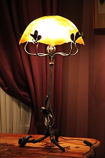 Лампа с зонтиками. Э. Галле, Франция. Ок. 1902