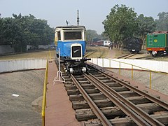 3-осный узкоколейный RailBus 899 на поворотном круге в Национальном железнодорожном музее, Нью-Дели, Индия