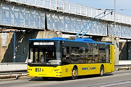Большинство троллейбусов города модели ЛАЗ E183D1[80]