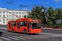 Троллейбус на площади Минина и Пожарского