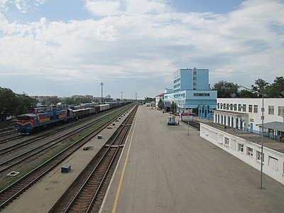 Перрон железнодорожного вокзала станции Актобе-1