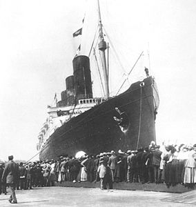 «Лузитания» причаливает в Нью-Йорке 13 сентября 1907 года