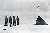 На Южном полюсе. Слева направо: Амундсен, Хансен, Хассель, Вистинг