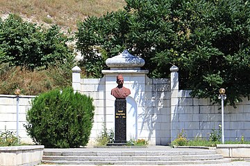 Памятник Исмаилу Гаспринскому в Бахчисарае возле дома № 4 по ул. Ленина.  911710945250005