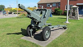 105-мм гаубица M56 OTO Melara, установленная в качестве памятника в Симко, Онтарио.