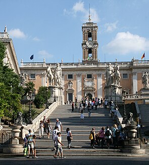 Капитолийский дворец и музеи (архитектор Микеланджело Буонарроти)