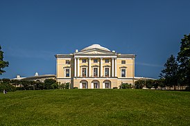 Здание дворца в Павловске