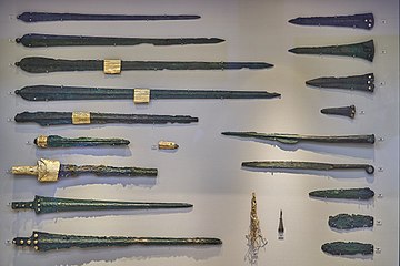 Длинные и короткие мечи из могильного круга А, Микены XVI в до н. э.