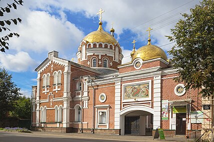 Христорождественская церковь, вход на территорию монастыря