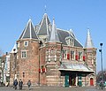 В Вааге в Амстердаме располагалось несколько гильдий, в каждую из которых был отдельный вход