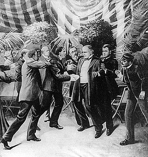 Леон Чолгош стреляет в президента Мак-Кинли. Рисунок, 1905 год