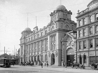 Старое здание почтамта в Окленде на открытке (ок. 1911)