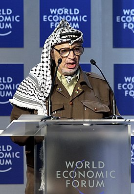 Ясир Арафат в 2001 году