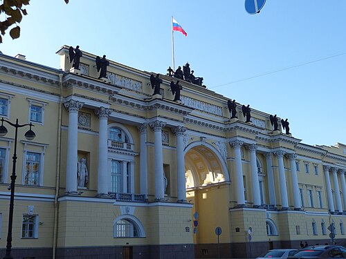 Арка над Галерной улицей