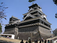 Крупное повреждение получил замок Кумамото (фото 2004 года)