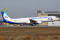Airbus A321-200 «Уральских авиалиний в аэропорту Домодедово
