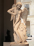 Амур, делающий себе лук из палицы Геркулеса. 1750. Мрамор. Лувр, Париж