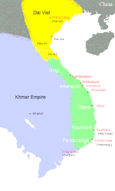 Территория Тямпы (зелёный цвет) в 1100 г. простиралась от берегов современного южного Вьетнама до владений Дайвьета на севере (жёлтый) и Кхмерской империи на западе (синий).