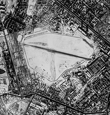 Аэродром на космическом снимке Corona 1968 года