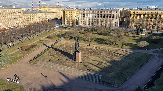 Комсомольский сквер и памятник «Героическому Комсомолу»