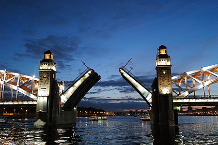 Большеохтинский мост ночью