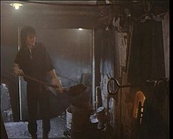 Виктор Цой бросает уголь в «Камчатке». Кадр из фильма «Рок», 1987 год