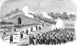 Французские войска идут в атаку на мост Балицяо