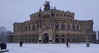 Земперопер зимой