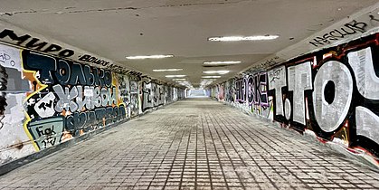 Граффити в подземном переходе под ул. Халтурина