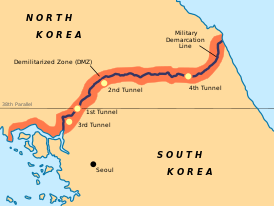 Корейская ДМЗ (красный) с военно-демаркационной линией (чёрный).