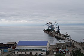 Порт Корсаков на восточном берегу бухты Лососей летом 2010 года