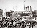Посадка нижних чинов на пароход «Херсон» в Одессе перед отправкой на Дальний Восток, 1903 год