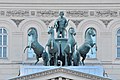 Квадрига Аполлона над портиком Большого театра, изображена и на купюрах в 100 ₽