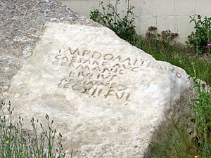 Латинская надпись в Гобустанском заповеднике, свидетельствующая о военном присутствии римских войск в Албании в конце I в. н. э.