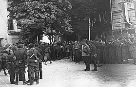 Солдаты 8-й Кордунской дивизии в Чрномеле 18 августа 1944 года