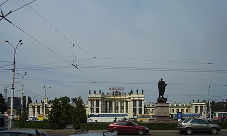 Памятник на площади Воронежа