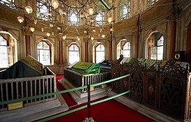 Тюрбе Михришах Валиде-султан в одноимённой мечети.
